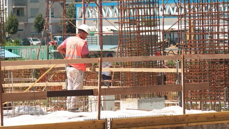 Mostar: Na radnike pao dio željezne konstrukcije